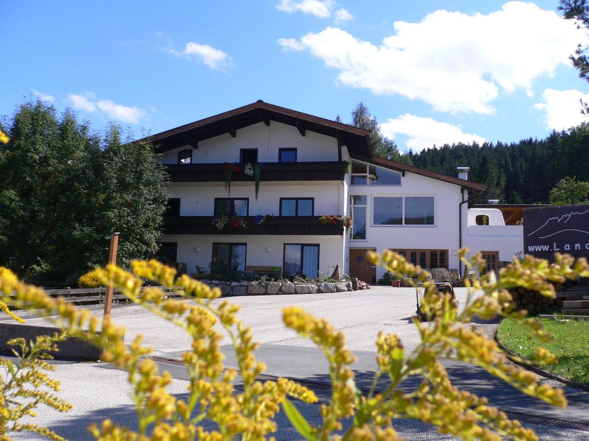 Hotel Landhaus Almdorf Sankt Johann in Tirol Esterno foto